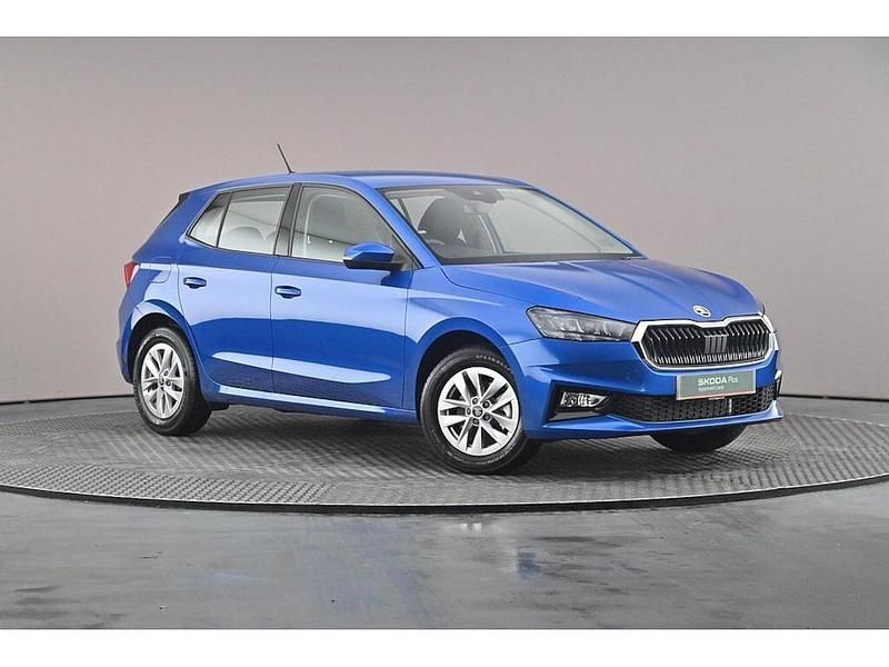 Race blue metallic New 2025 Skoda Fabia SE Hatchback | £17,703 (Super price) - Image 1/3