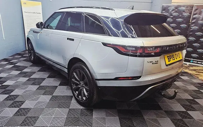 Used Land Rover Range Rover Velar SE Dynamic 179 HP (131 kW) 2020 SUV