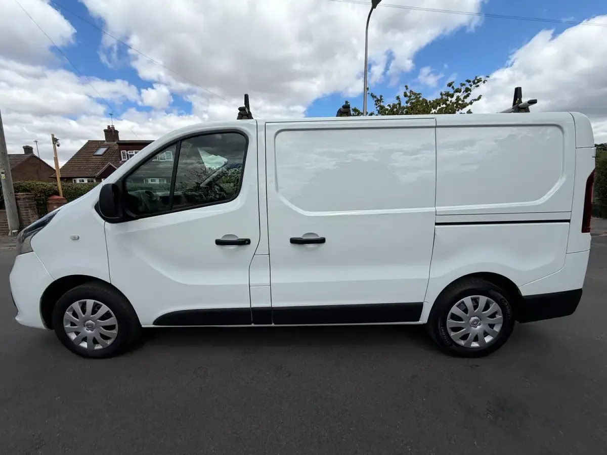 Used Renault Trafic Business 2018 White MPV