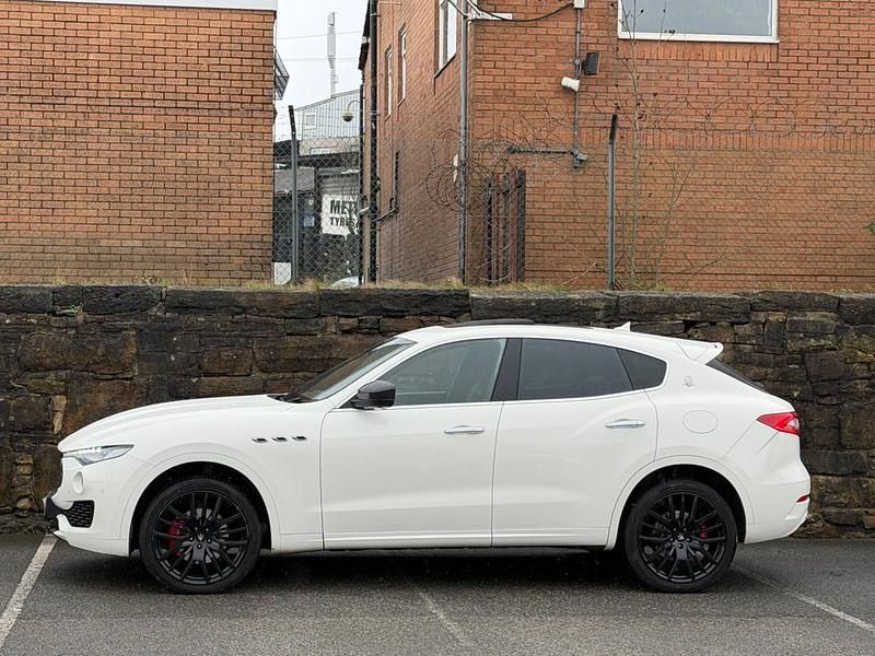 Used Maserati Levante 275 HP (202 kW) 2017 White SUV
