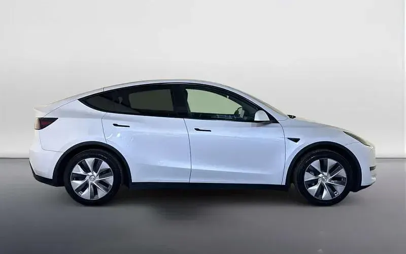 Used Tesla Model Y Standard Range 219 kW (299 HP) 2023 White SUV