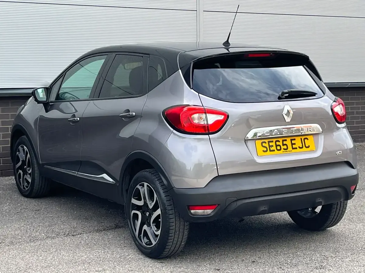 Used Renault Captur Dynamique 90 HP (66 kW) 2016 Grey SUV