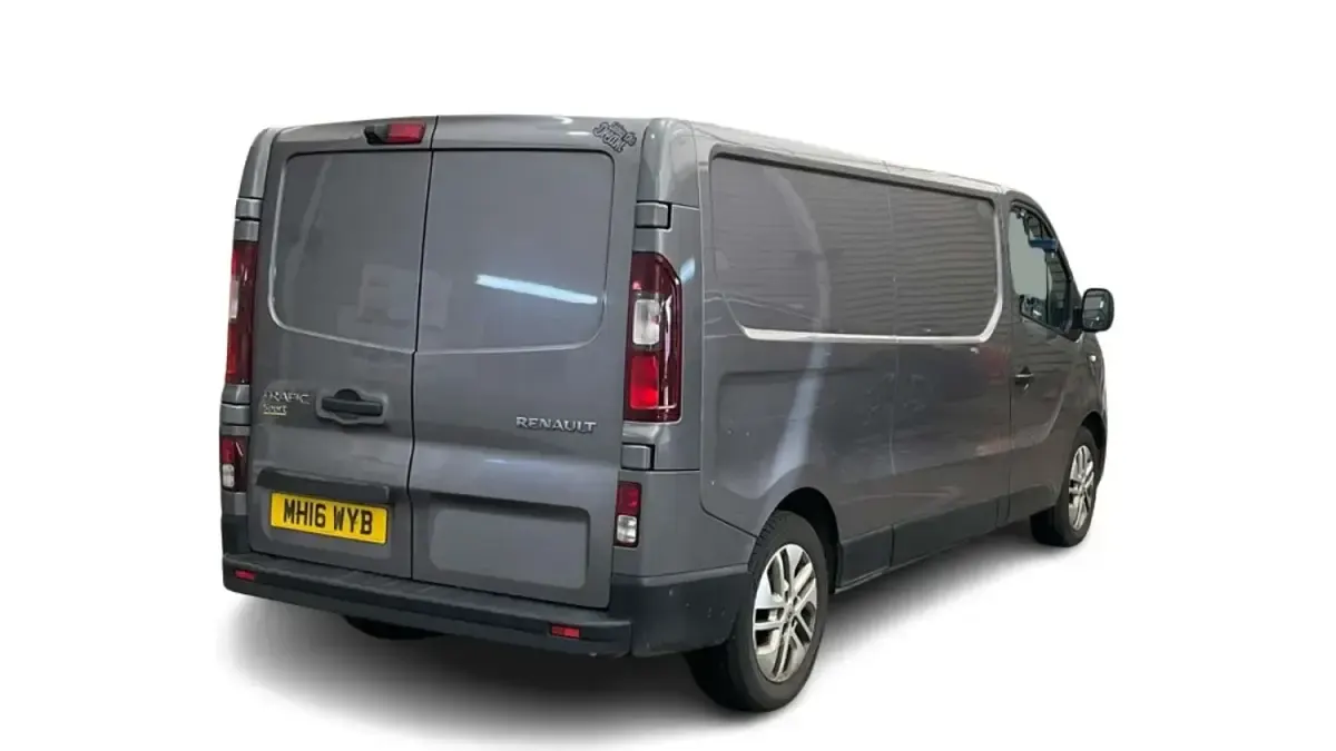 Usado Renault Trafic 120 HP (88 kW) 2016 Cinzento Monovolume