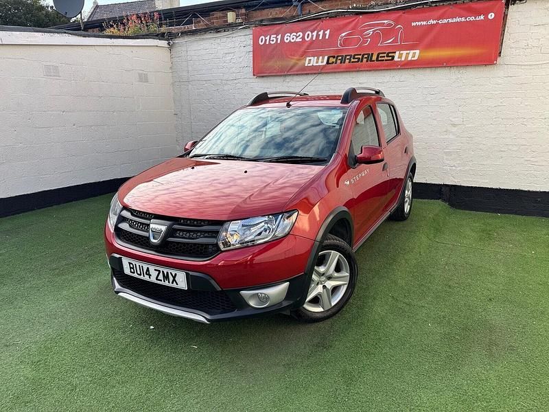 Red Used 2014 Dacia Sandero Stepway Ambiance Hatchback | £4,220 (Fair price) - Image 1/4