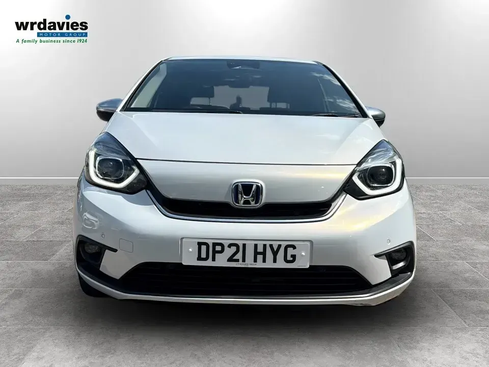 Used Honda Jazz Hybrid 109 HP (80 kW) 2021 White Hatchback