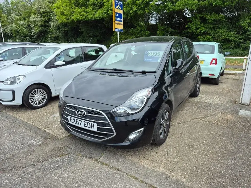 Used Hyundai ix20 SE 90 HP (66 kW) 2017 Black Hatchback