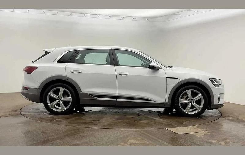 Used Audi e-tron Advanced 230 kW (313 HP) 2020 White SUV
