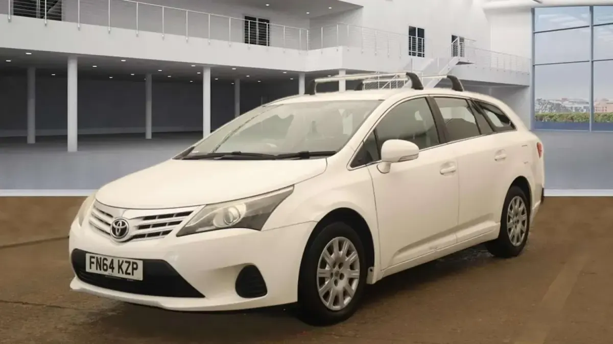 Used Toyota Avensis Active 2014 White Estate
