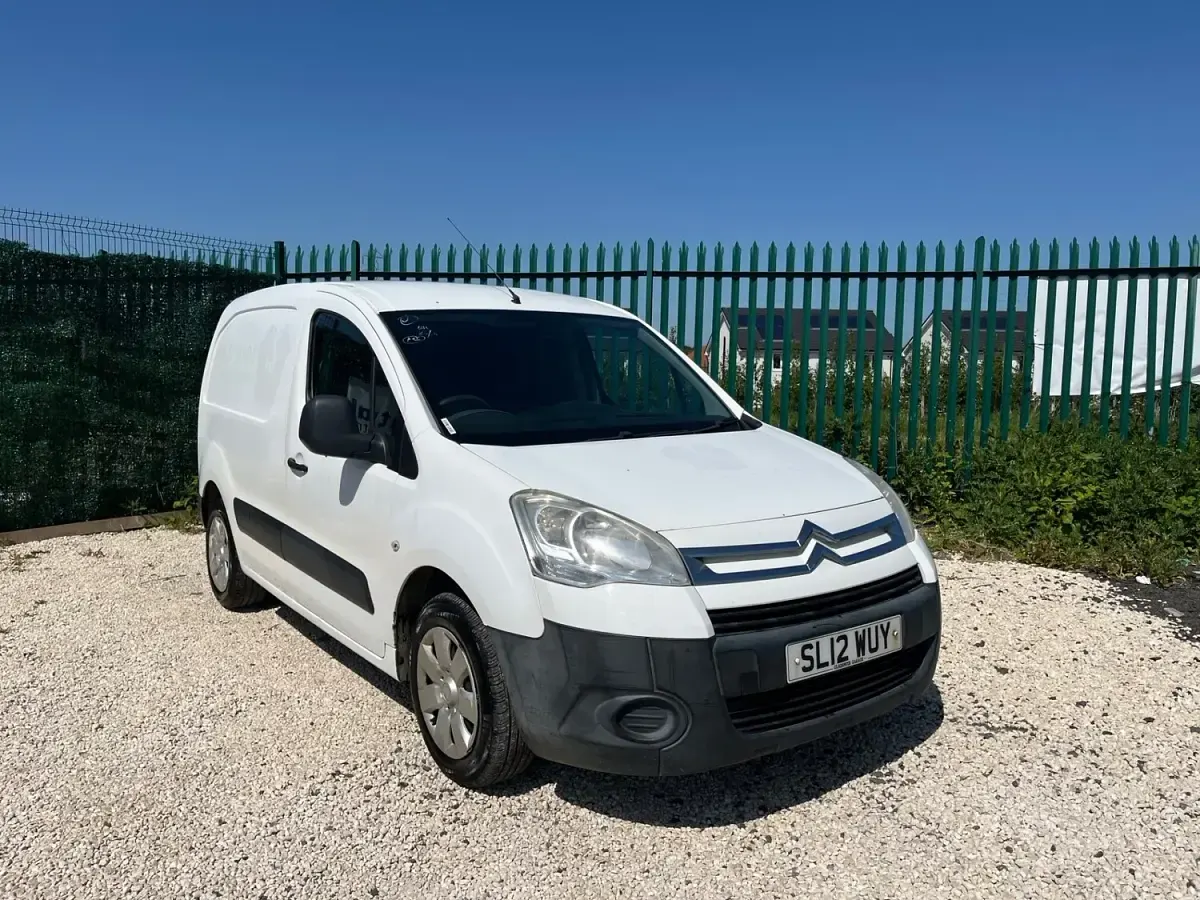 Used Citroën Berlingo 75 HP (55 kW) 2012 White MPV