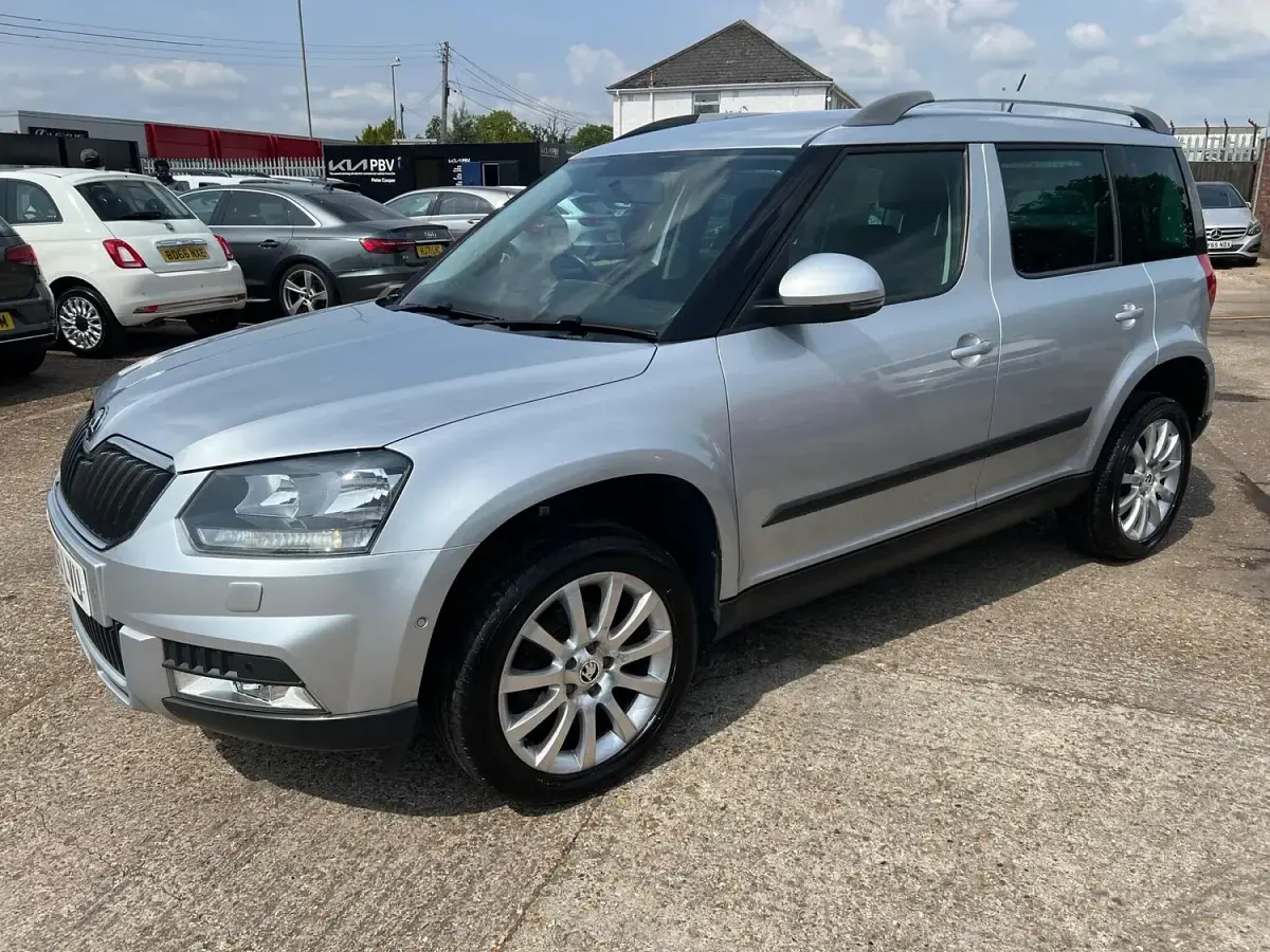 Used Skoda Yeti SE 110 HP (80 kW) 2015 Silver SUV