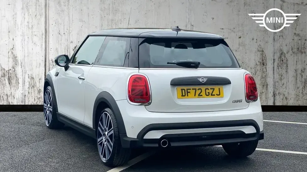 Used Mini Cooper Exclusive 134 HP (98 kW) 2023 White Hatchback