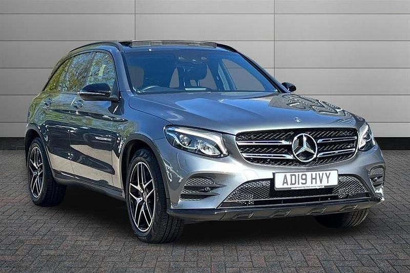 Used Mercedes GLC220 AMG 170 HP (125 kW) 2019 Selenite grey Estate