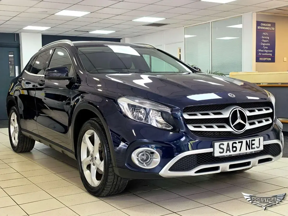 Used Mercedes GLA200 156 HP (114 kW) 2017 Blue SUV