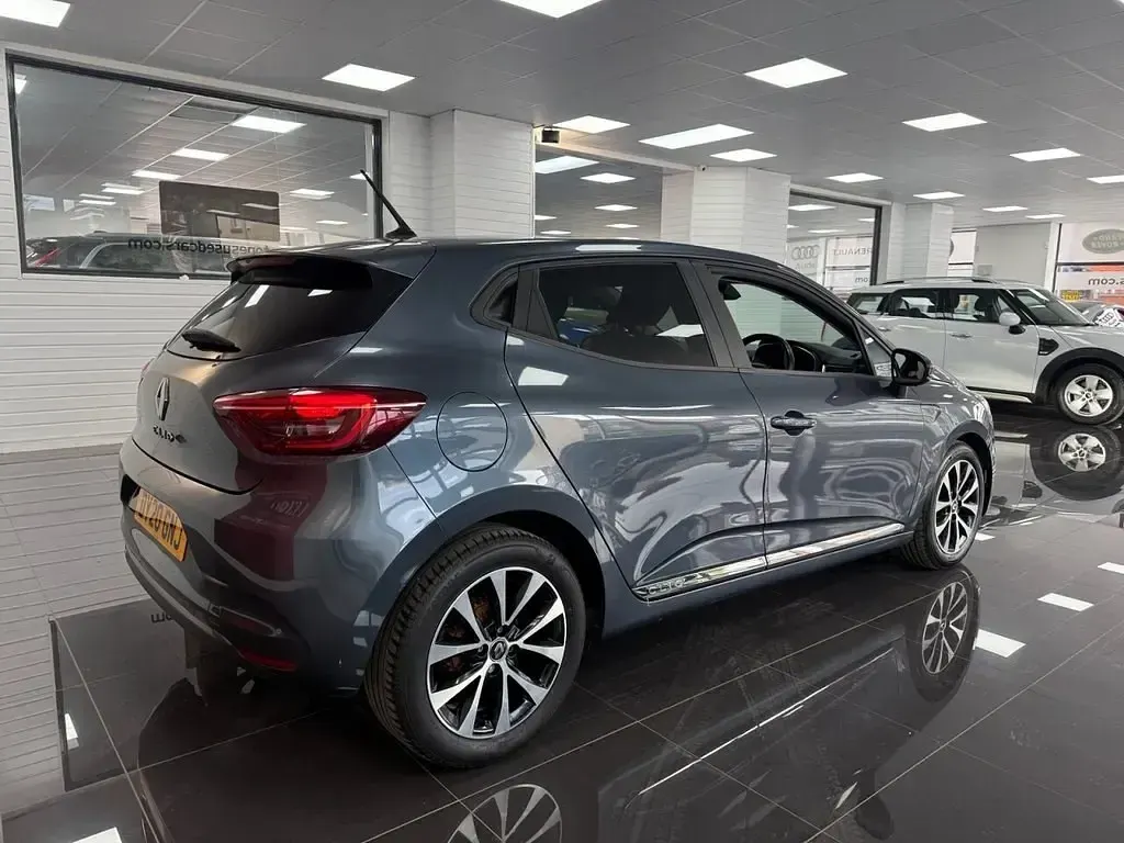 Używany Renault Clio V Iconic 100 KM (73 kW) 2020 Szary Hatchback