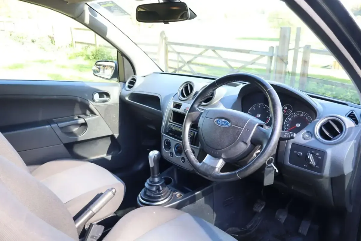 Używany Ford Fiesta Zetec 2008 Czarny Hatchback