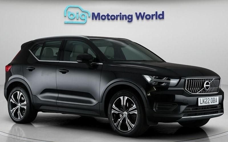 Used 2022 Volvo XC40 Inscription SUV | £23,100 (Fair price) - Image 1/4