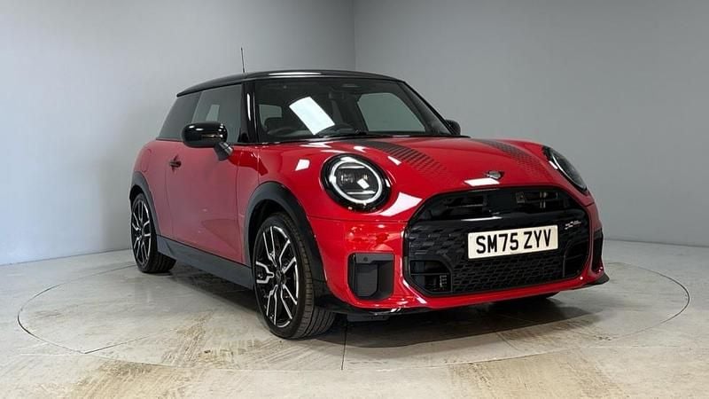 Used Mini Cooper Hatch 113 kW (154 HP) 2026 Red Hatchback