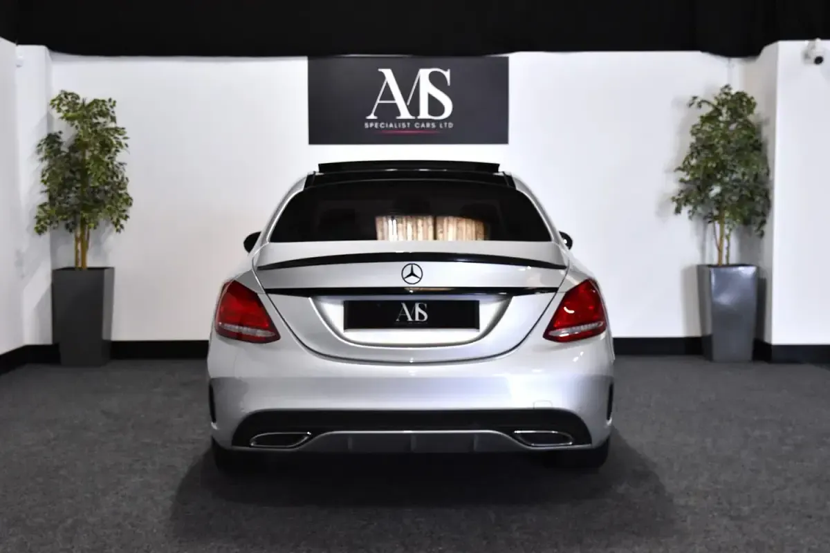 Używany Mercedes C220 Edition 170 KM (125 kW) 2023 Srebrny Sedan/Limuzyna