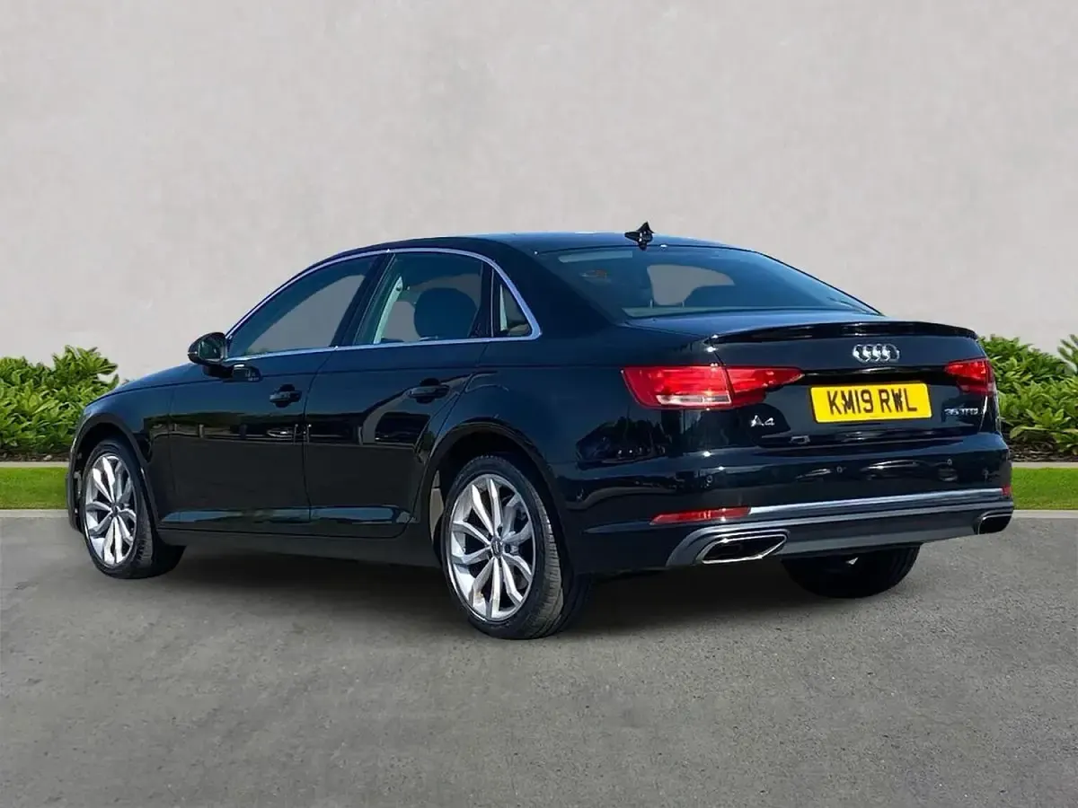 Used Audi A4 Sport 150 HP (110 kW) 2019 Black Sedan