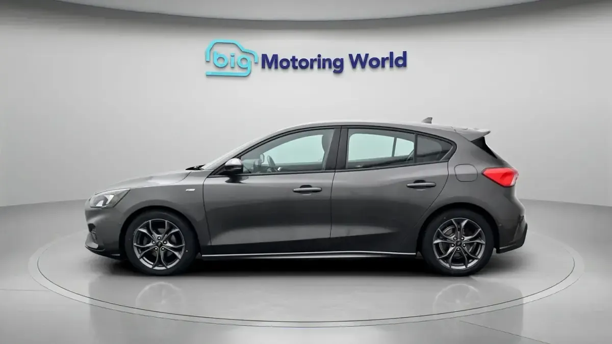 Used Ford Focus ST-Line 120 HP (88 kW) 2019 Grey Hatchback