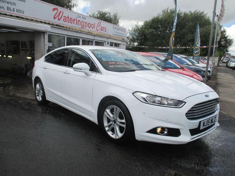 White Used 2015 Ford Mondeo Titanium Hatchback | £5,995 (Fair price) - Image 1/4