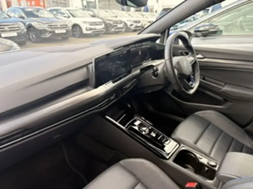 Used VW Golf VIII R 333 HP (244 kW) 2023 White Hatchback