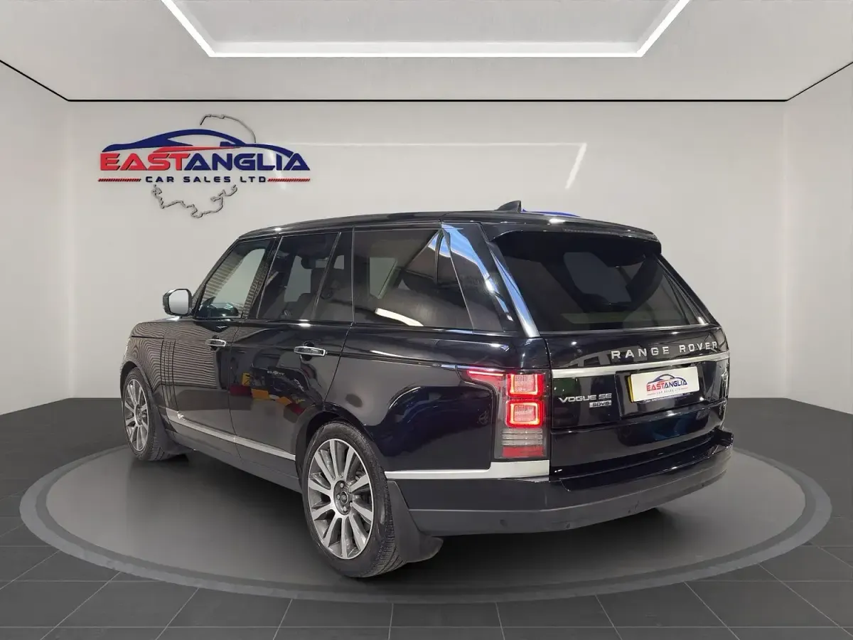 Używany Land Rover Range Rover Vogue SE 339 KM (249 kW) 2017 Czarny SUV
