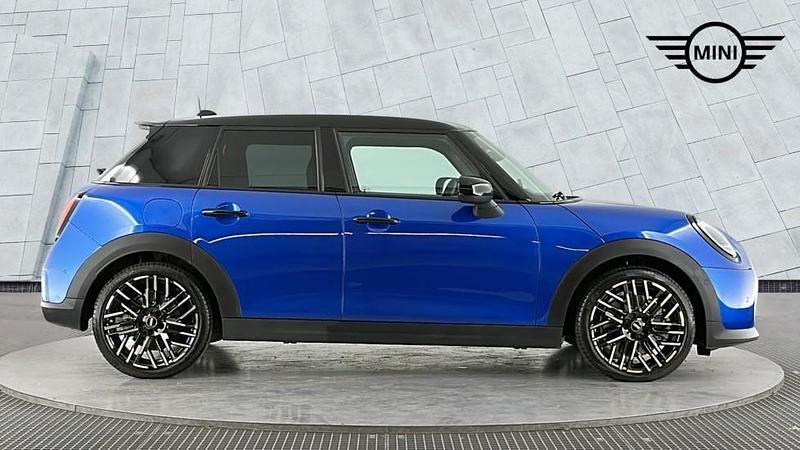 Begagnad Mini Cooper S Hatch 201 HK (147 kW) 2024 Blå Halvkombi