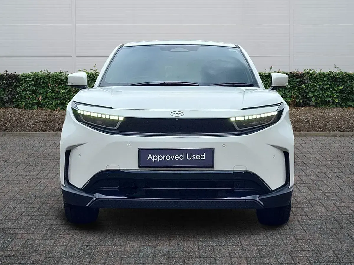 Used Toyota Urban Cruiser Design 127 kW (174 HP) 2026 White SUV