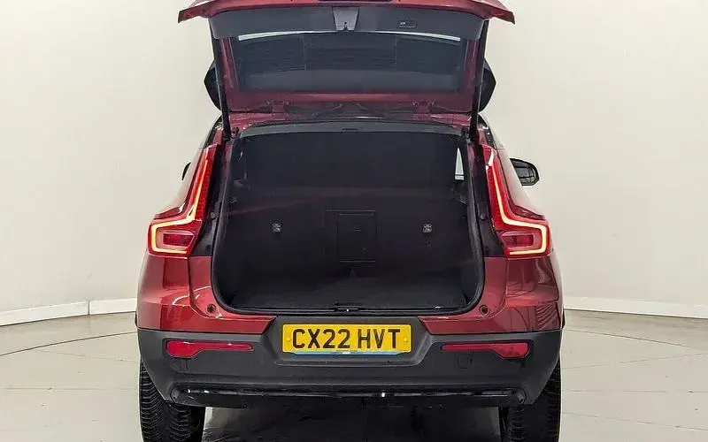 Used Volvo XC40 R-Design 211 HP (155 kW) 2021 SUV