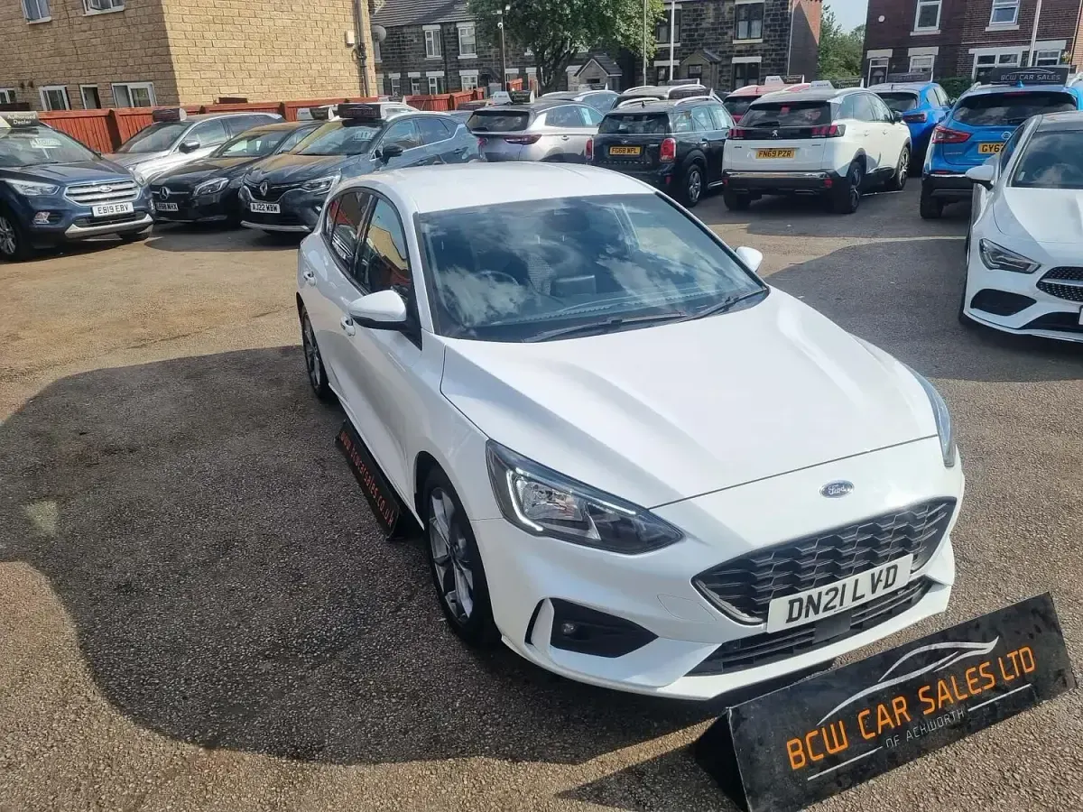 Used Ford Focus ST-Line 85 HP (62 kW) 2021 White Hatchback