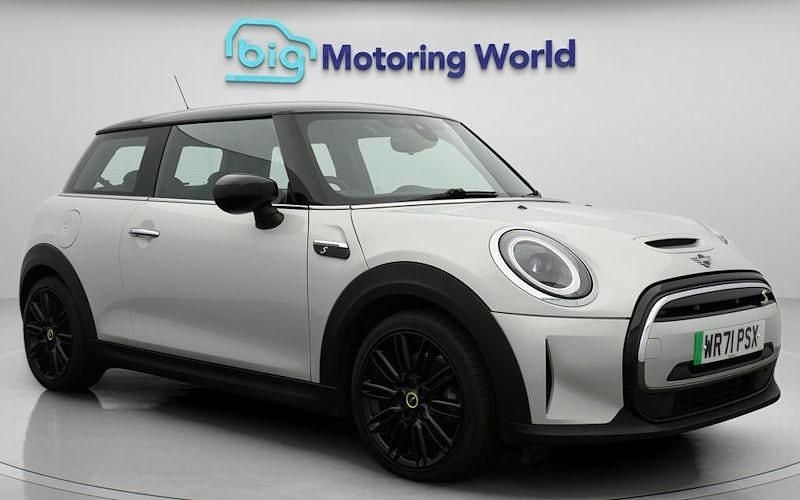 Used Mini Cooper Level 2 135 kW (184 HP) 2023 Hatchback