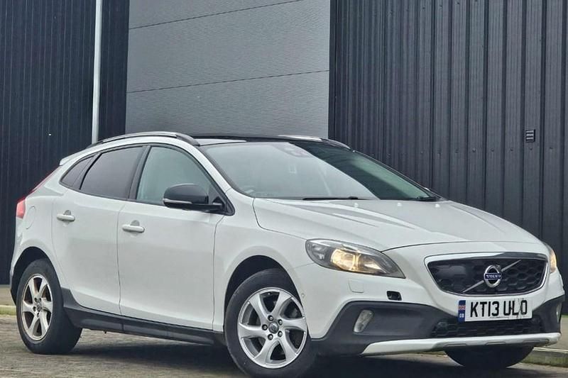 Used Volvo V40 CC SE 115 HP (84 kW) 2013 Estate
