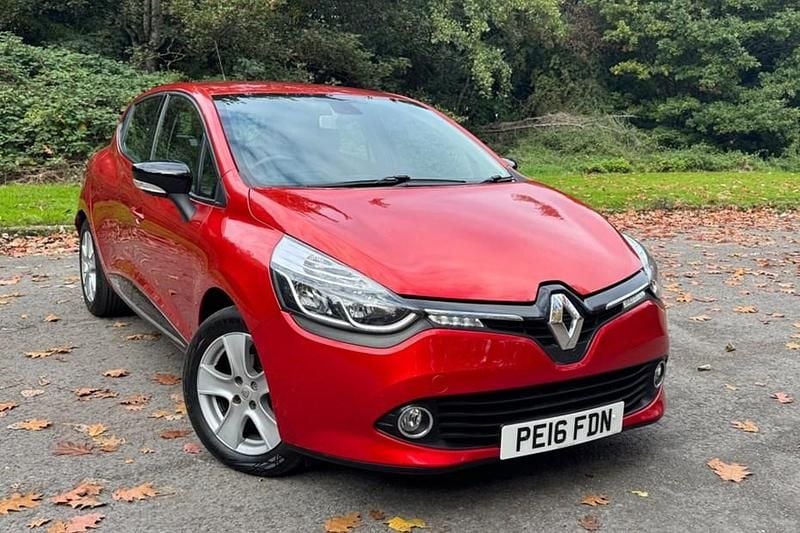 Red Used 2016 Renault Clio IV Dynamique Hatchback | £7,195 (Fair price) - Image 1/1