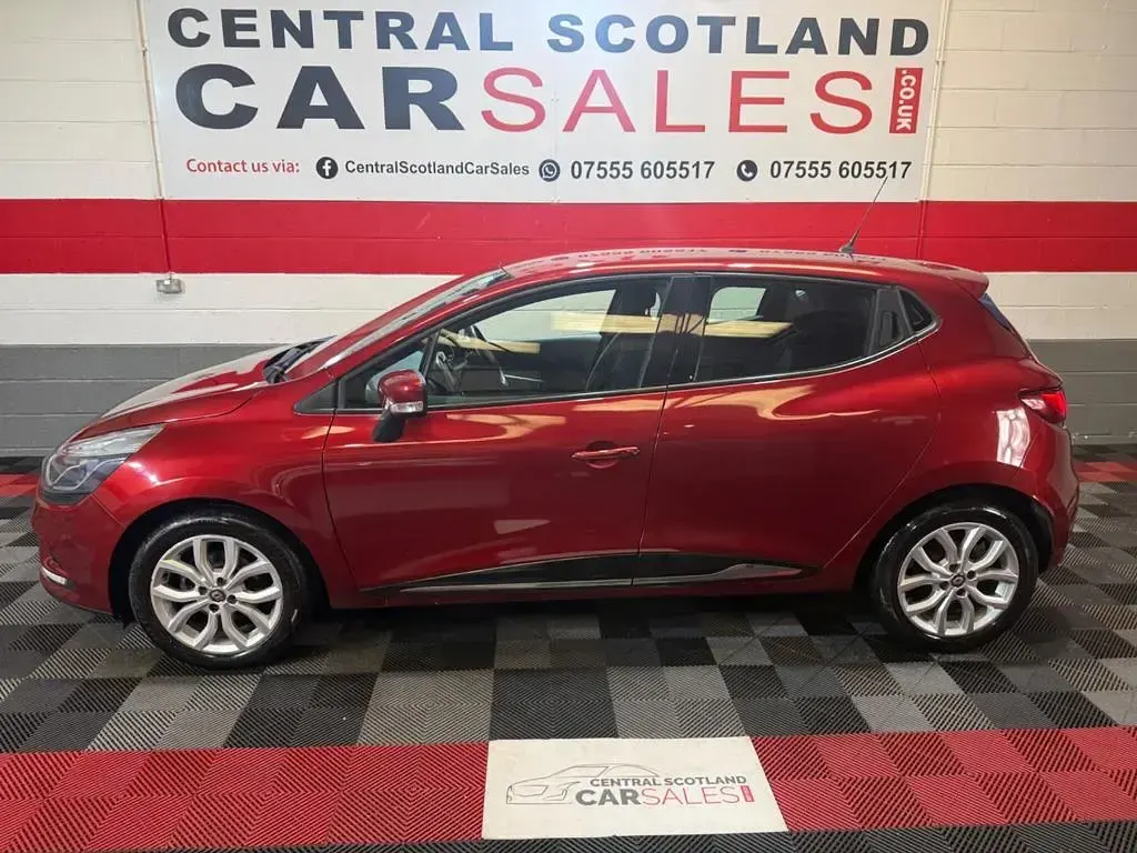 Used Renault Clio Dynamique 110 HP (80 kW) 2017 Red Hatchback