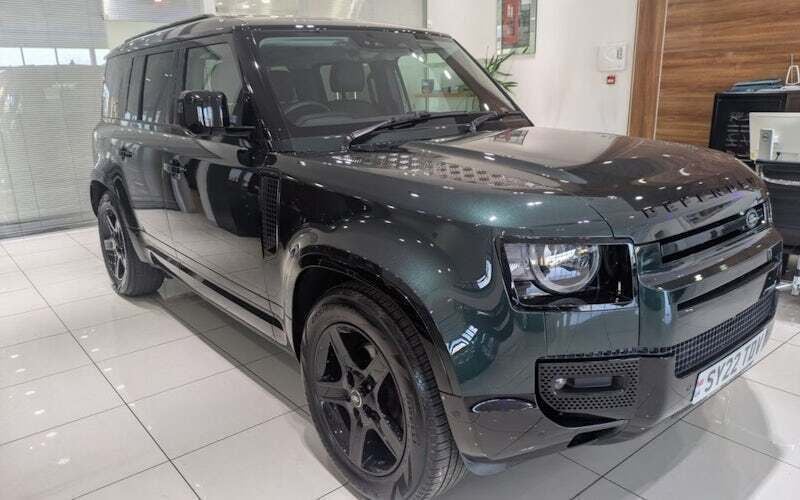 Used 2023 Land Rover Defender SE SUV | £56,995 (Fair price) - Image 1/4