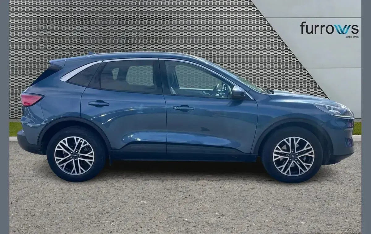 Used Ford Kuga Titanium 147 HP (108 kW) 2023 Blue SUV