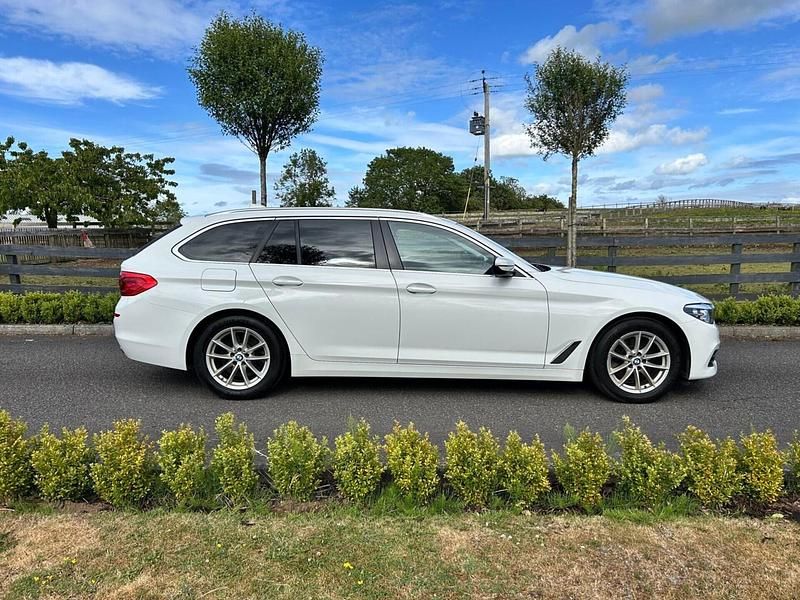 White Used 2019 BMW 520 Sedan | £16,500 (Super price) - Image 1/4