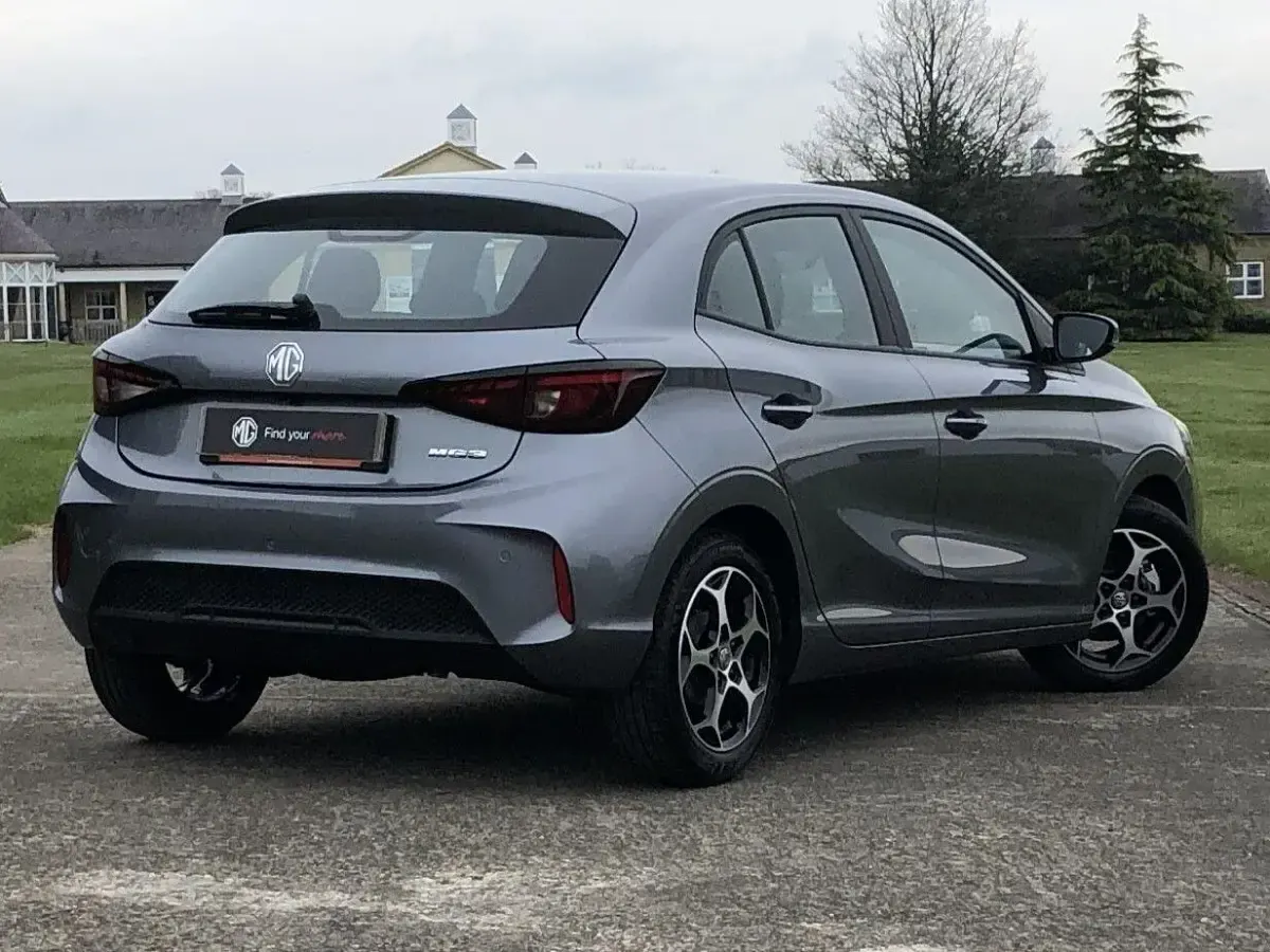 Novo MG MG3 SE 116 HP (85 kW) 2026 Cinzento Citadino