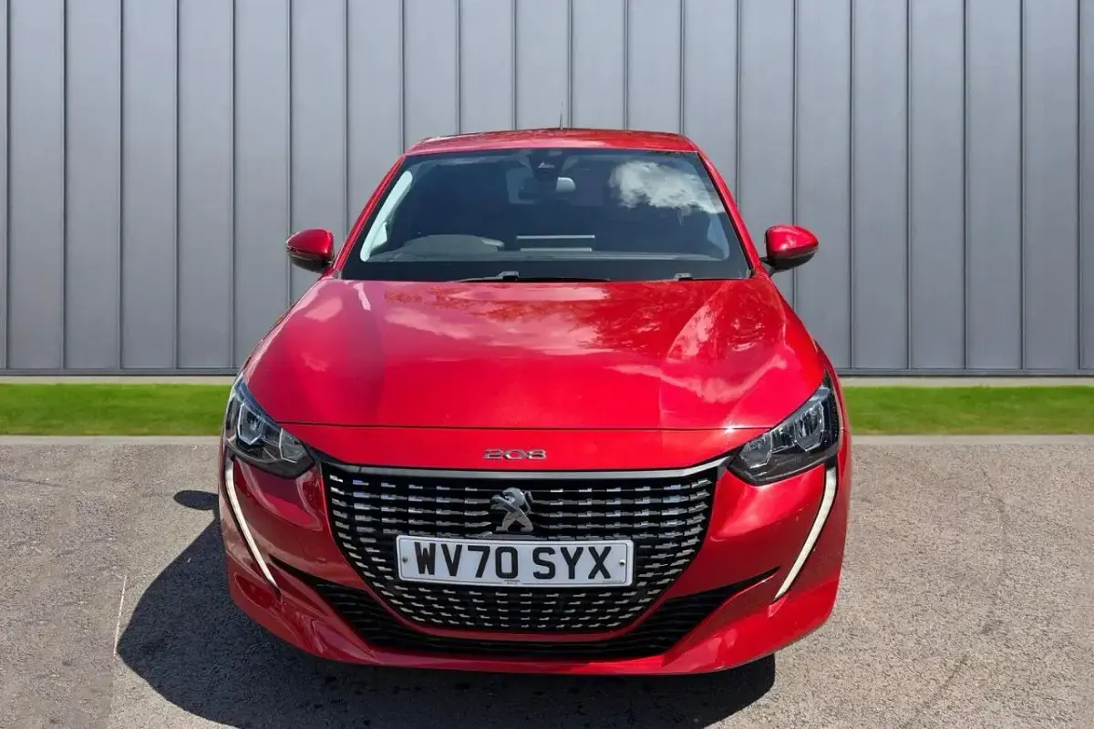 Used Peugeot 208 Allure Premium 99 HP (72 kW) 2020 Red Hatchback