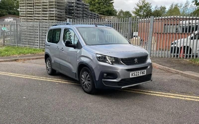 Used 2023 Peugeot Rifter Allure MPV | £15,300 (Fair price) - Image 1/1