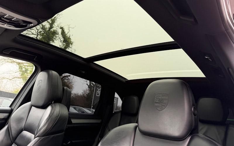 Used Porsche Cayenne 262 HP (192 kW) 2017 SUV