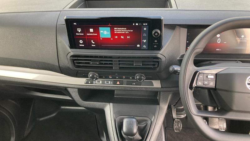 Used Vauxhall Vivaro 120 HP (88 kW) 2024 MPV