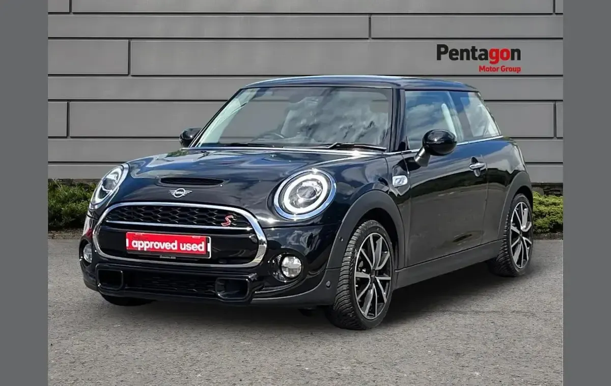 Used Mini Cooper S 188 HP (138 kW) 2018 Black Hatchback