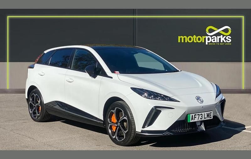 White Used 2023 MG MG4 EV Hatchback | £19,750 (Fair price) - Image 1/4