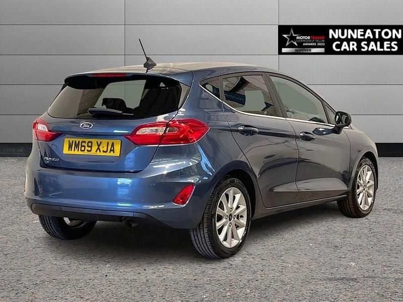 Usado Ford Fiesta Titanium 100 HP (73 kW) 2020 Azul Citadino