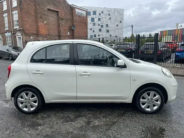 Used Nissan Micra Acenta 78 HP (57 kW) 2013 White Hatchback