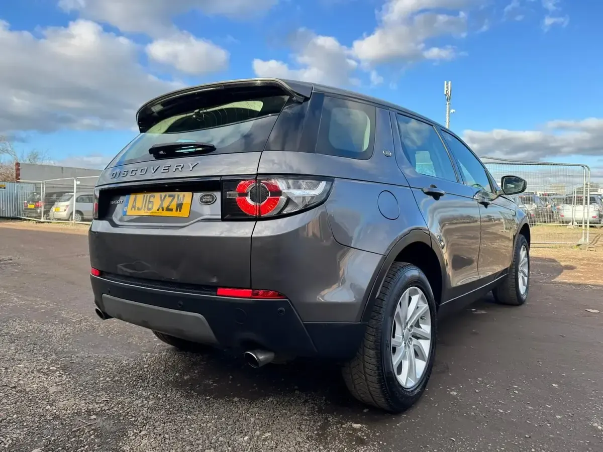 Used Land Rover Discovery Sport SE 180 HP (132 kW) 2016 Grey SUV