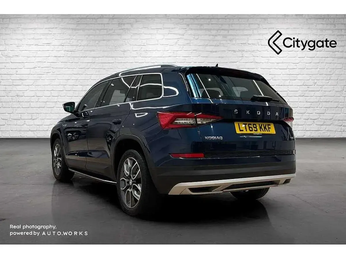 Used Skoda Kodiaq 140 HP (102 kW) 2019 Petrol blue metallic SUV