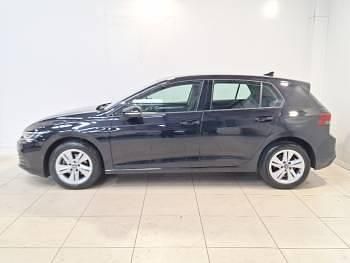 Second-hand VW Golf VIII Life 115 CP (84 kW) 2021 Negru Hatchback